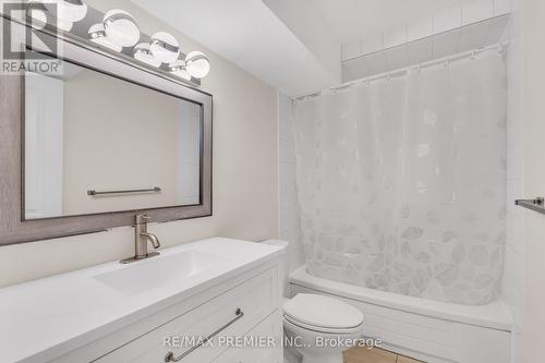 4178 Dursley Crescent, Mississauga, ON - Indoor Photo Showing Bathroom