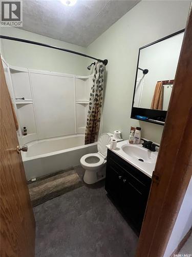 Enniskillen Rm No. 3, Saskatchewan - Indoor Photo Showing Bathroom