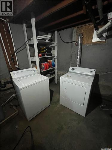 Enniskillen Rm No. 3, Saskatchewan - Indoor Photo Showing Laundry Room