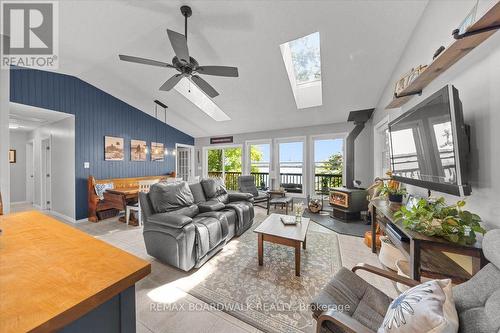 781 North Shore Road, Rideau Lakes, ON - Indoor Photo Showing Living Room