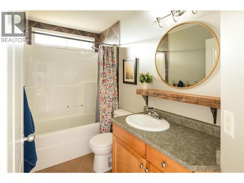 3013 Brindisi Place, Kelowna, BC - Indoor Photo Showing Bathroom