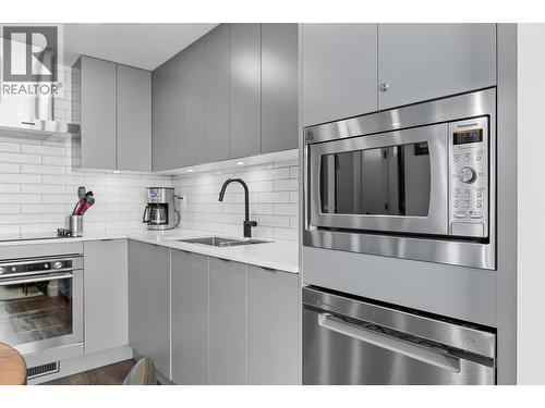 1471 St. Paul Street Unit# 1707, Kelowna, BC - Indoor Photo Showing Kitchen With Stainless Steel Kitchen With Upgraded Kitchen
