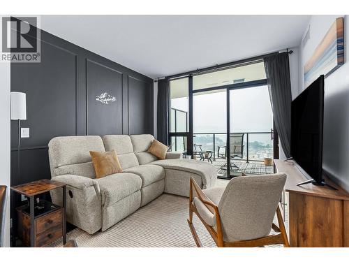 1471 St. Paul Street Unit# 1707, Kelowna, BC - Indoor Photo Showing Living Room
