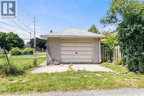 1396 Janette, Windsor, ON - Outdoor