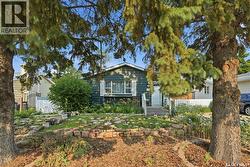 133 Lloyd CRESCENT  Saskatoon, SK S7L 4Y8