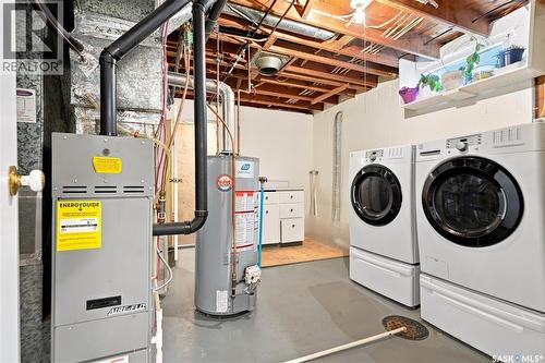 133 Lloyd Crescent, Saskatoon, SK - Indoor Photo Showing Laundry Room
