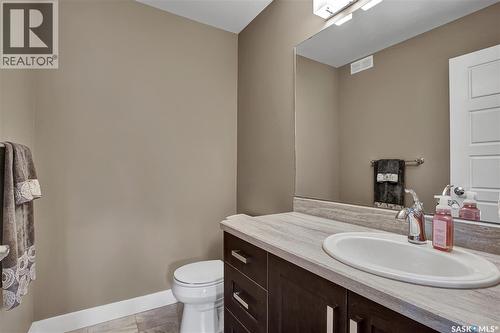 6F 110 Centennial Boulevard, Warman, SK - Indoor Photo Showing Bathroom