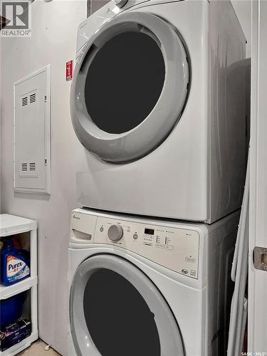 6F 110 Centennial Boulevard, Warman, SK - Indoor Photo Showing Laundry Room