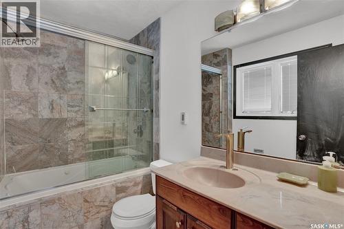 302 Doiron Road N, Regina, SK - Indoor Photo Showing Bathroom