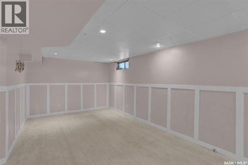302 Doiron Road N, Regina, SK - Indoor