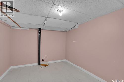 302 Doiron Road N, Regina, SK - Indoor Photo Showing Other Room