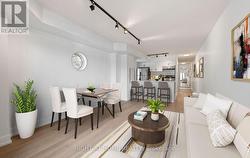 219 - 600 QUEENS QUAY Toronto, ON M5V 3M3