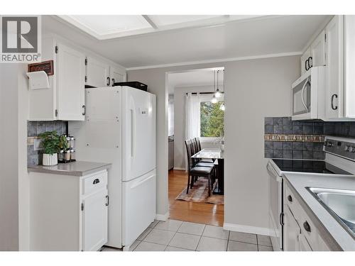 3140 Coventry Crescent, West Kelowna, BC - Indoor Photo Showing Kitchen