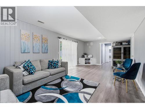 3140 Coventry Crescent, West Kelowna, BC - Indoor Photo Showing Living Room
