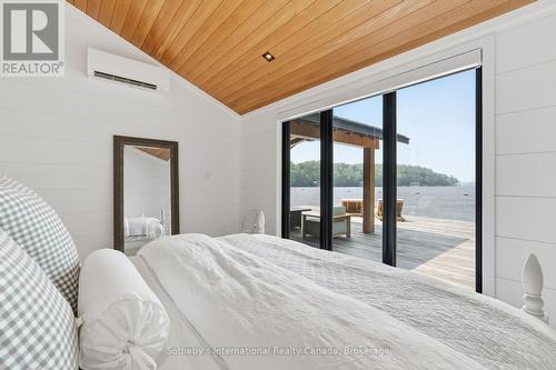 1097 Armstrong Point Road, Muskoka Lakes (Medora), ON -  Photo Showing Bedroom