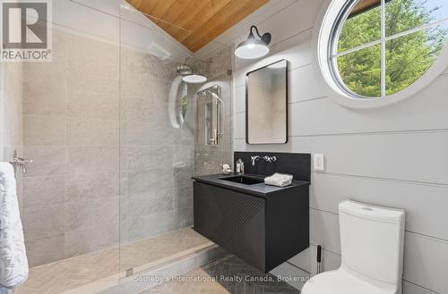 1097 Armstrong Point Road, Muskoka Lakes (Medora), ON - Indoor Photo Showing Bathroom
