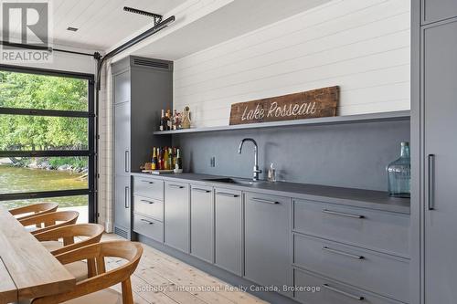 1097 Armstrong Point Road, Muskoka Lakes (Medora), ON - Indoor
