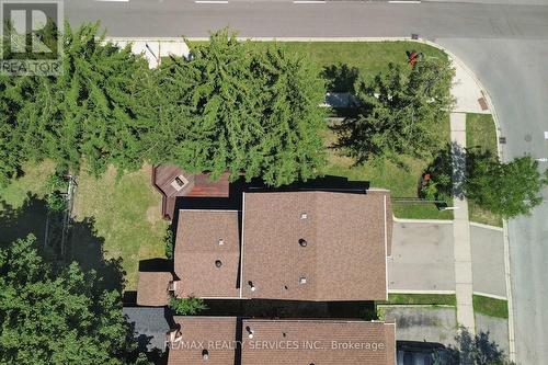 2 Lindridge Avenue, Brampton, ON - Outdoor