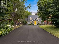 231 CARRVILLE ROAD Richmond Hill, ON L4C 6E4