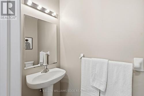 171 Chase Crescent, Waterloo, ON - Indoor Photo Showing Bathroom