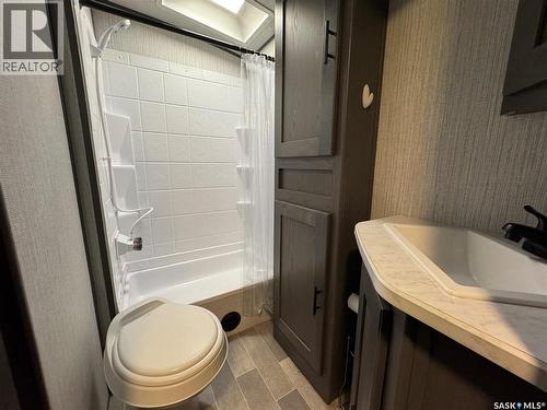 Starview Camp, Cochin, SK - Indoor Photo Showing Bathroom