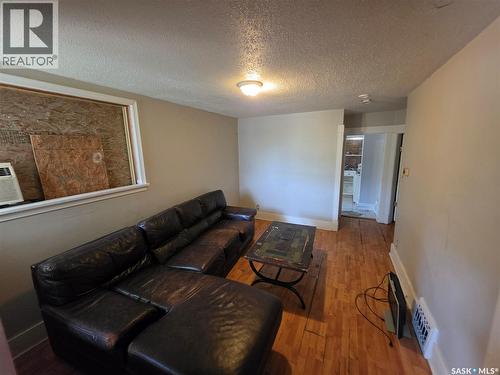 1041 Argyle Street, Regina, SK - Indoor