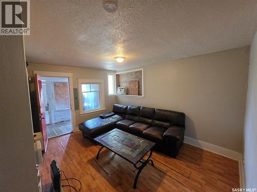 1041 Argyle Street, Regina, SK - Indoor Photo Showing Living Room