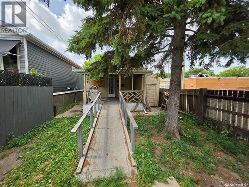 1525 Elphinstone Street, Regina, SK - Outdoor