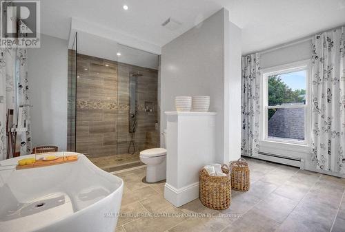 8 North Street, Perth, ON - Indoor Photo Showing Bathroom