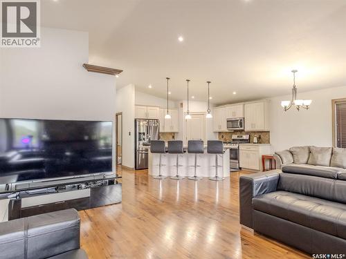 4820 Mccombie Crescent, Regina, SK - Indoor Photo Showing Living Room