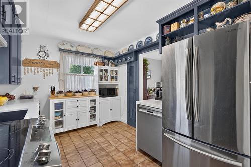 155 Pine St, Sault Ste. Marie, ON - Indoor Photo Showing Kitchen