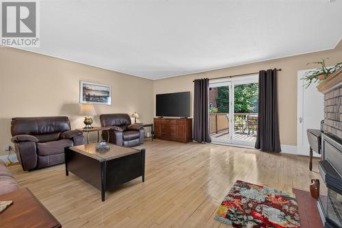 155 Pine St, Sault Ste. Marie, ON - Indoor Photo Showing Living Room