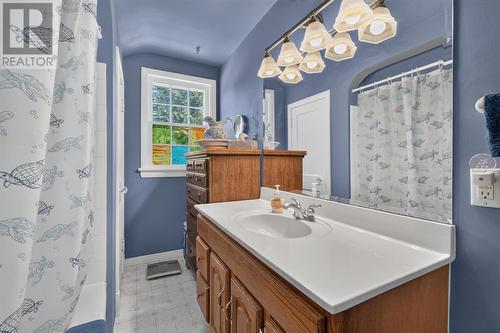 155 Pine St, Sault Ste. Marie, ON - Indoor Photo Showing Bathroom