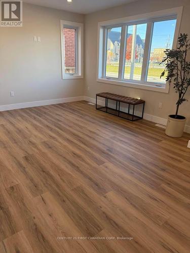 D - 200 CENTRE STREET , St. Thomas, Ontario N5R 3A5 4