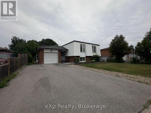 7601 LOCKINGTON CRESCENT  Mississauga (Malton), ON L4T 2V6