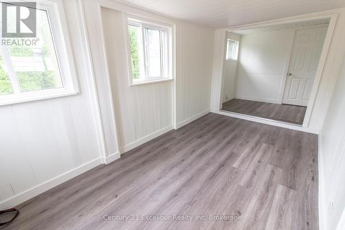 422 Pine Pass Road N, Centre Wellington, ON - Indoor Photo Showing Other Room