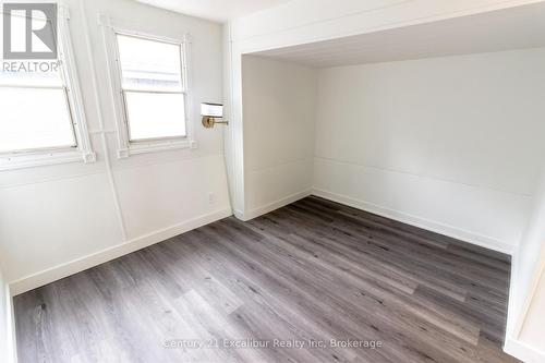 422 Pine Pass Road N, Centre Wellington, ON - Indoor Photo Showing Other Room