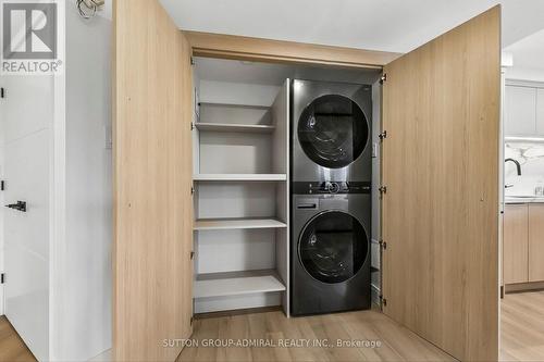301 - 3900 Yonge Street, Toronto, ON - Indoor Photo Showing Laundry Room