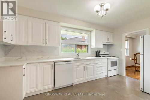 163 Floradale Drive, Mississauga, ON - Indoor Photo Showing Kitchen