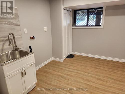 Laundry Room - 2 Zelia Court, Tiny, ON - Indoor