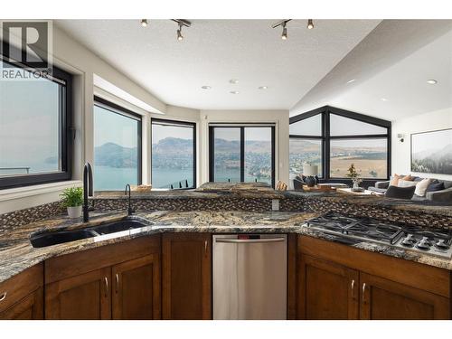 10 Bayview Heights, Coldstream, BC - Indoor Photo Showing Kitchen With Double Sink