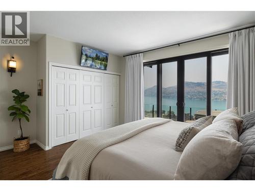 10 Bayview Heights, Coldstream, BC - Indoor Photo Showing Bedroom