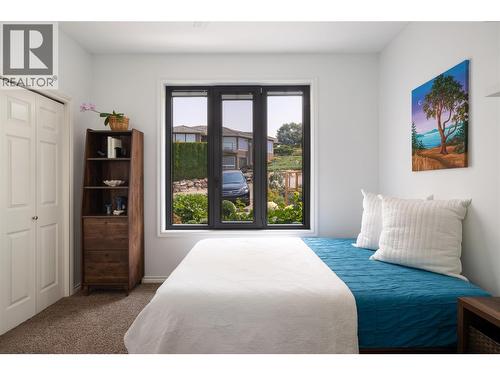 10 Bayview Heights, Coldstream, BC - Indoor Photo Showing Bedroom