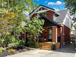 761 SAMMON AVENUE S Toronto, ON M4C 2E6