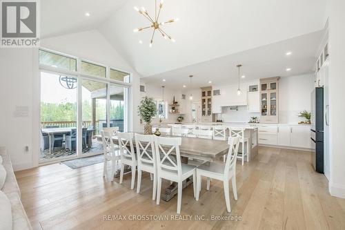 75 Moonstone Road E, Oro-Medonte, ON - Indoor Photo Showing Dining Room