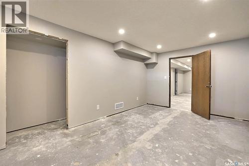 275 Rodenbush Drive, Regina, SK - Indoor