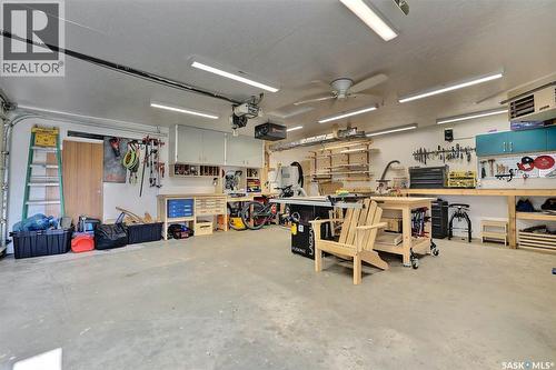 275 Rodenbush Drive, Regina, SK - Indoor Photo Showing Garage