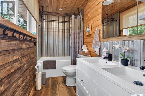 459 5Th Street E, Regina Beach, SK - Indoor Photo Showing Bathroom