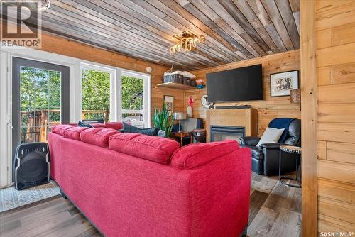 459 5Th Street E, Regina Beach, SK - Indoor With Fireplace