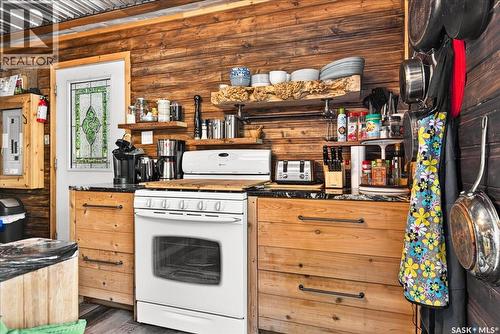 459 5Th Street E, Regina Beach, SK - Indoor Photo Showing Kitchen